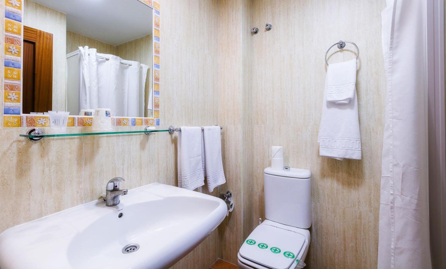 Hotel Galicia Fuengirola Bagian luar foto