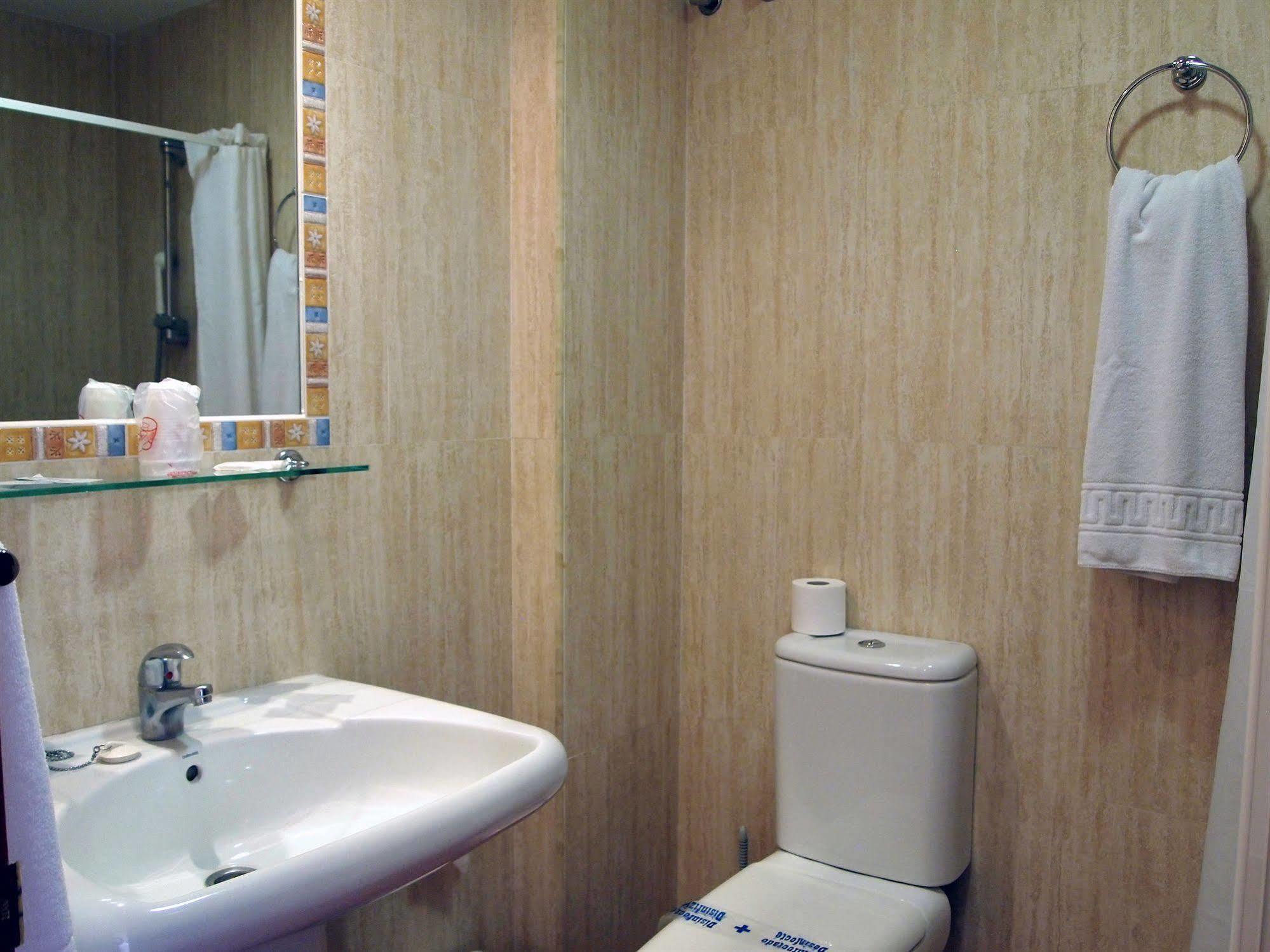 Hotel Galicia Fuengirola Bagian luar foto
